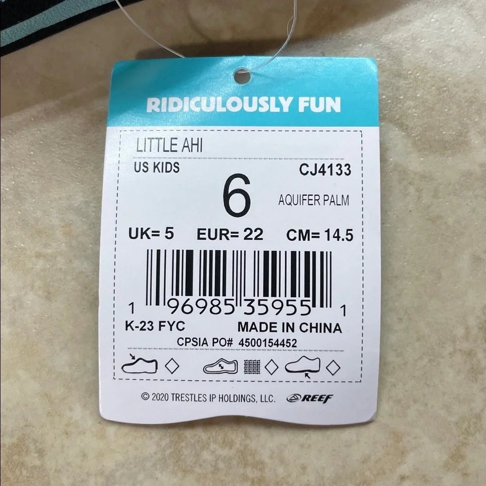 Reef Sandals Little Ahi Kids US 6 Flip Flops Aquifer Palm Black Blue NWT Shoes